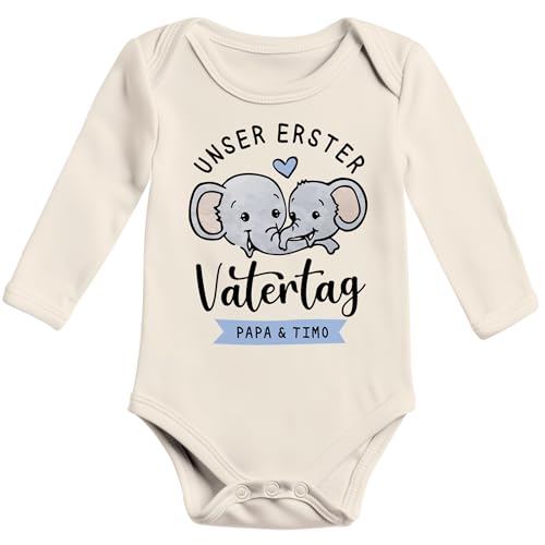SpecialMe® Baby Body Langarm Unser erster Vatertag personalisiert mit Namen Papa Kind Outfit Bio-Baumwolle Natur 0-3 Monate von SpecialMe