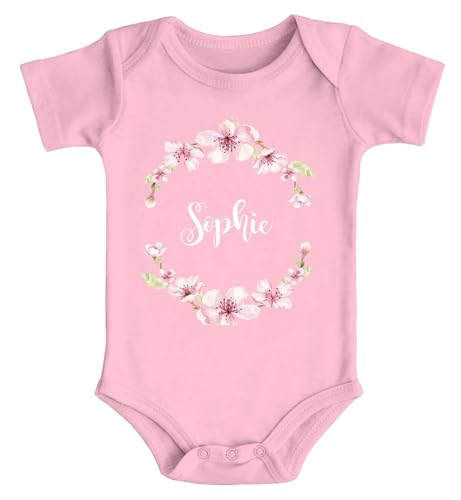 SpecialMe® Baby Body mit Namen Blütenkranz Blumen Geschenk zum Geburtstag mit Wunschame Geburt Mädchen Bio-Baumwolle rosa 0-3 Monate von SpecialMe