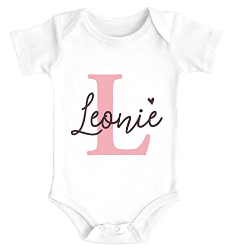 SpecialMe® Baby Body mit Namen personalisiert Herz Initiale Anfangsbuchstabe Geschenk Geburt Kurzarm Bio Baumwolle Mädchen weiß 0-3 Monate von SpecialMe