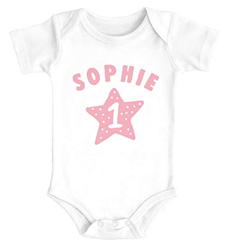 SpecialMe® Baby Body mit Namen und Zahl 1 zum ersten Geburtstag Motiv Stern Bio-Baumwolle Mädchen weiß 6-12 Monate von SpecialMe