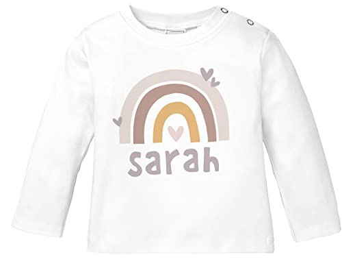 SpecialMe® Baby Langarmshirt mit Namen personalisiert Regenbogen Scandi Stil Mädchen Jungen Bio-Baumwolle weiß 68/74 (4-9 Monate) von SpecialMe