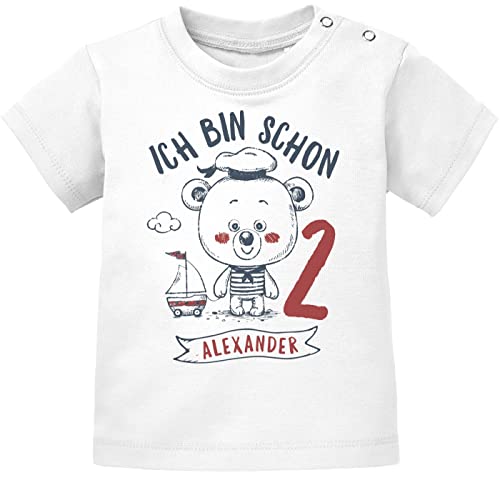 SpecialMe® personalisiertes Baby T-Shirt mit Namen Ich Bin Schon 1 Bär Kapitän Captain Segelboot Geburtstagsshirt Jungen 2 Jahre weiß 92/98 (16-24-Monate) von SpecialMe