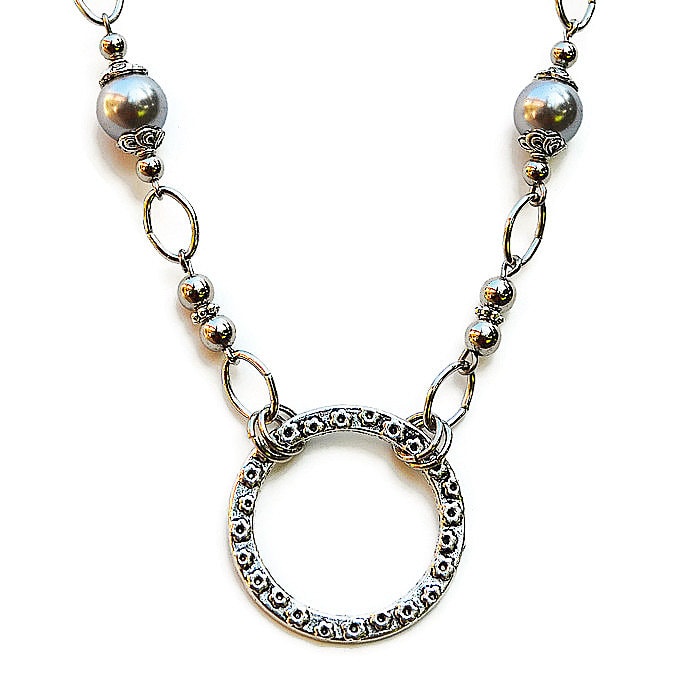 Graue Perlen Brillenhalter Halskette Edelstahl Brillenkette Graue Perlen Brillenhalter Halskette Edelstahl Brillenkette von Speclace
