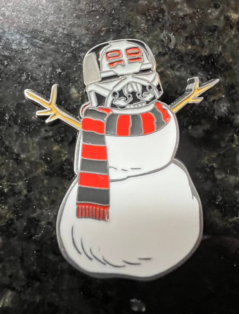 Wrecker Schneemann Emaille Pin Bad Batch von SpectreSurplus