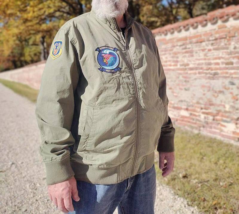 Armyjacke Mit Gestickten Us Patches, Tolle Fliegerjacke Aus Baumwolle in Größe Xl von SpeedCowboy