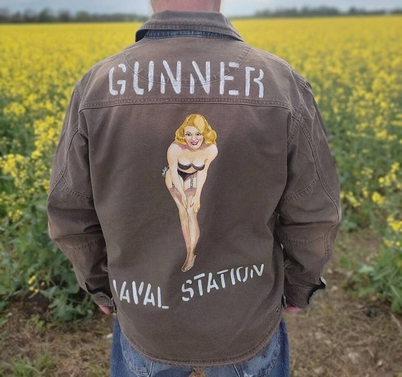 Handbemalte Navyjacke in Xxl Einmaliges Unikat Diese Deckjacket Ist Per Hand Mit Pin Ups Bemalt Worden von SpeedCowboy