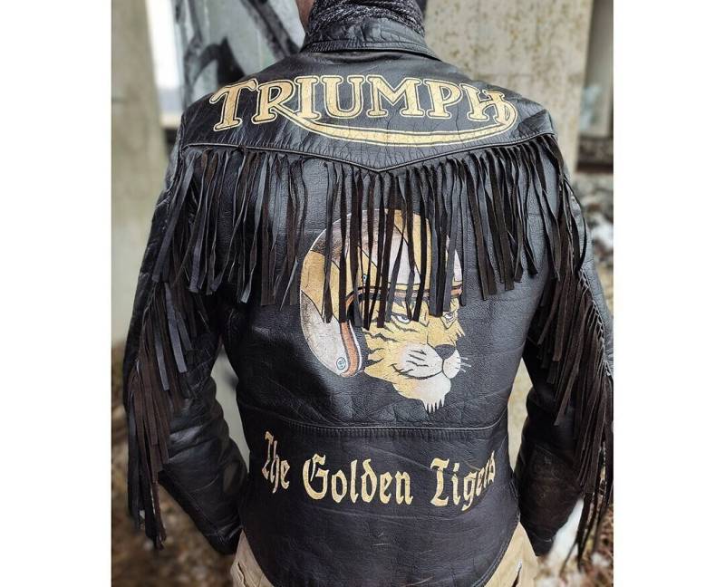 Handbemalte Vintage Motorradjacke Im Coolen Rockers Stil Mit Fransen in M Pinsel Und Lederfarbe Bemaltes Einzelstück Custom Cafe Racer von SpeedCowboy