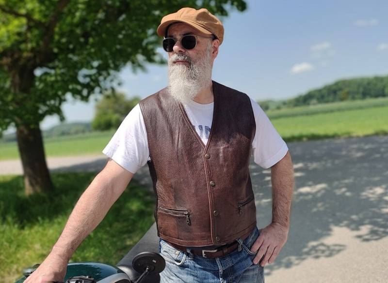 Lederweste Von Forster in M Aus Grandiosem Leder Die Weste Hat Einen Vintage Look Und Ist Ganz Klassisch Gehalten Dickem von SpeedCowboy