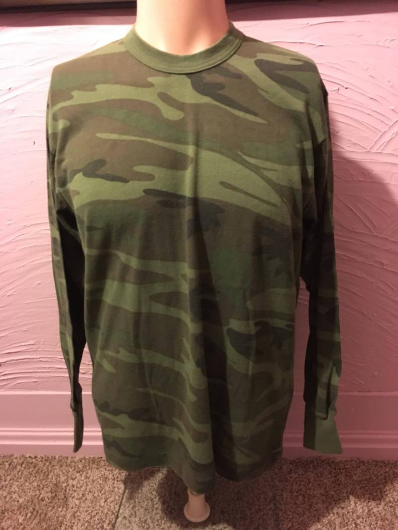 Rothco Camo Langarm T-Shirt 80Er Jahre L Rothco Camo Langarm T-Shirt 80Er Jahre L von SpeedwayTSJ