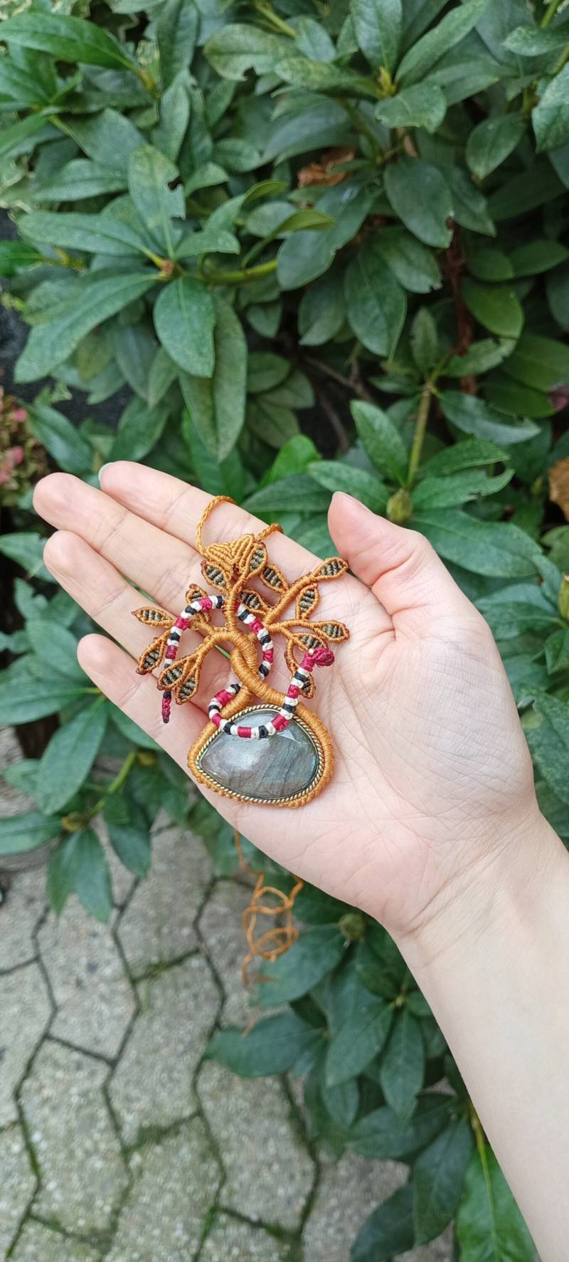 Labradorit Lebensbaum Mit Schlange | Mikromakrameeschmuck Adam Und Eva Handarbeit von SpellOfKnots