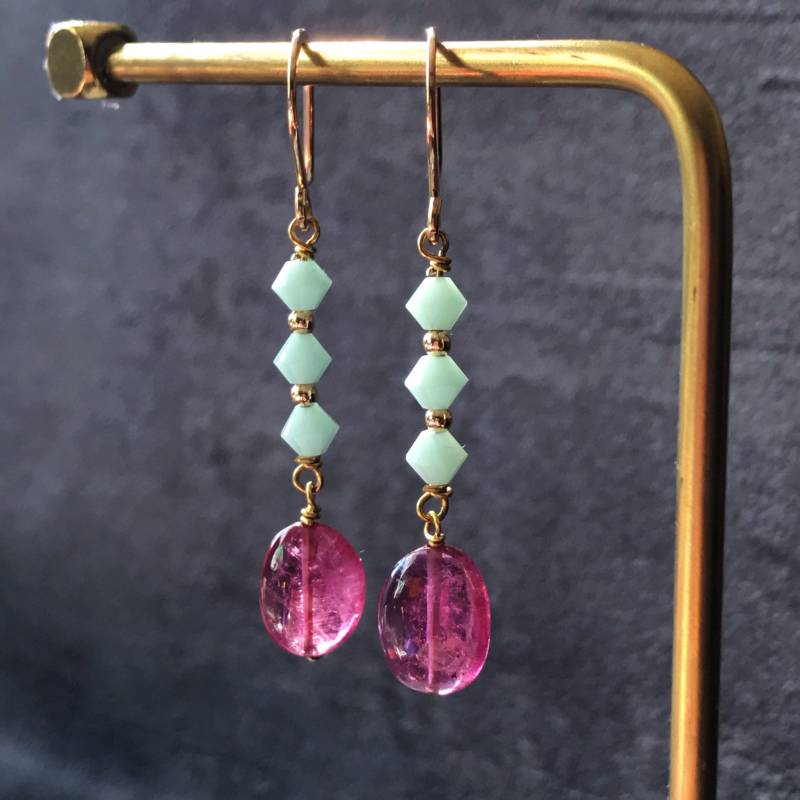 Rubellite Turmalin Kristall Ohrringe Mit Swarovski-Elementen von SpellThiefnCo