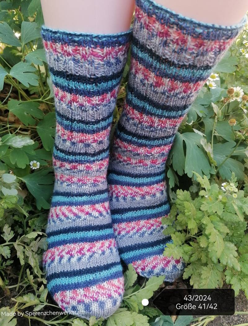 Handgestrickte Socken, Strümpfe Größe 41/42 Handgestrickte Socken, Strümpfe Größe 41/42 von Sperenzchenwerkstatt