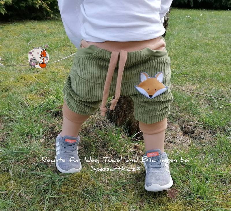 Kurze Pumphose Cord Olive Shorts Jogger Mit Füchsen - Motiv Änderbar von Spessartkidz