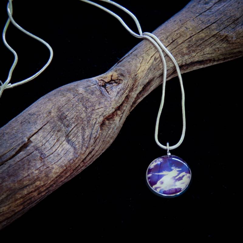 Ein Handgefertigter Versilberter 16mm Oder 20mm Anhänger Mit Einer Originalfotografie Ein Handgefertigter Versilberter 16mm Oder 20mm Anhänger Mit Einer Originalfotografie von Speyvalleyphotoart
