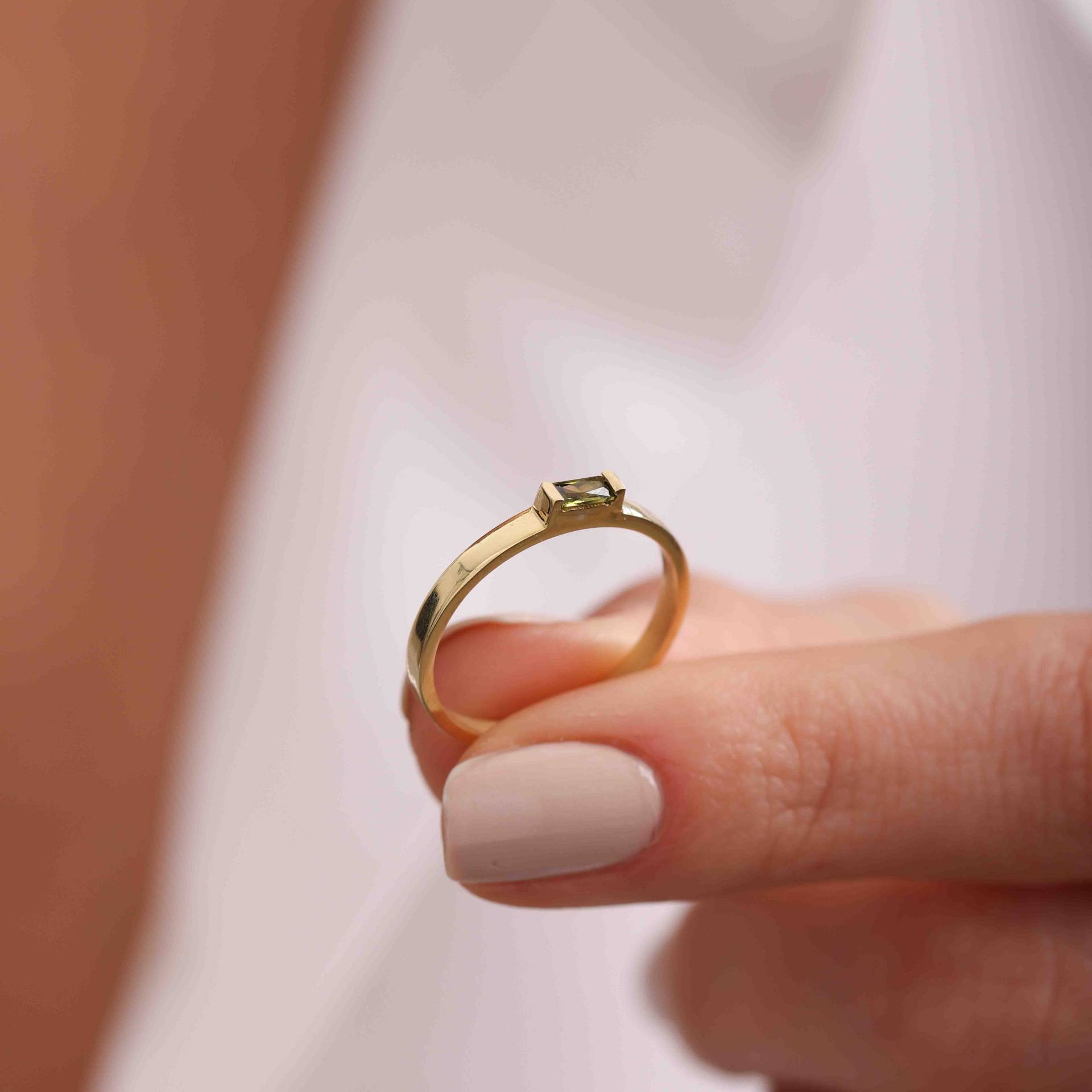 Gold Baguette Birthstone Ring Edelstein Ring Aus Sterling Silber Gold Baguette Birthstone Ring Edelstein Ring Aus Sterling Silber von SpicaDesignStore