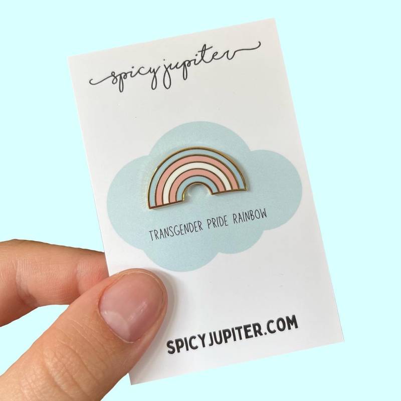 Trans Flagge Regenbogen Emaille Pin | Transgender Pride Lgbt-Abzeichen Queeres Geschenk von SpicyJupiter
