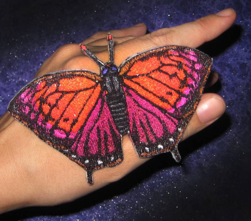 Ehrfürchtig Edle Blattflügel Schmetterling Eisen Auf Patch Fountainea Nobilis von SpiderStitchesParlor