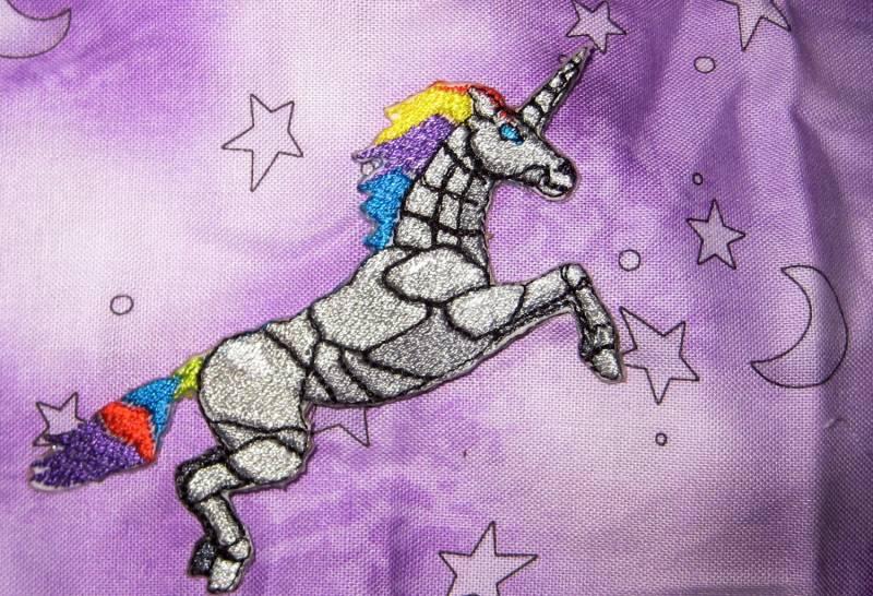 Gesticktes Bügelbild Regenbogen Roboter Einhorn von SpiderStitchesParlor