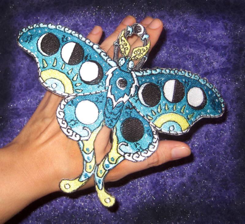 Großer Mond Anhänger Celestial Luna Motte Aufnäher Zum Aufbügeln von SpiderStitchesParlor