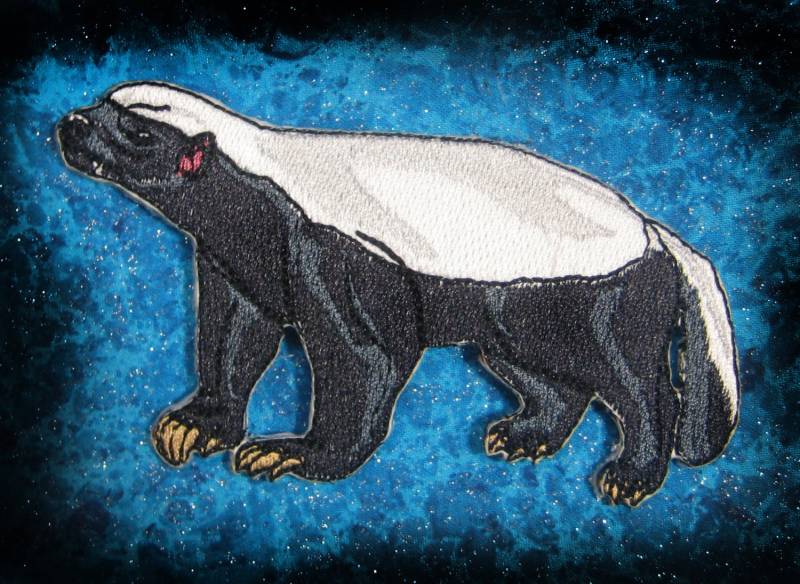 Honey Dachs Mellivora Capensis Eisen Auf Patch Sofort Lieferbar von SpiderStitchesParlor