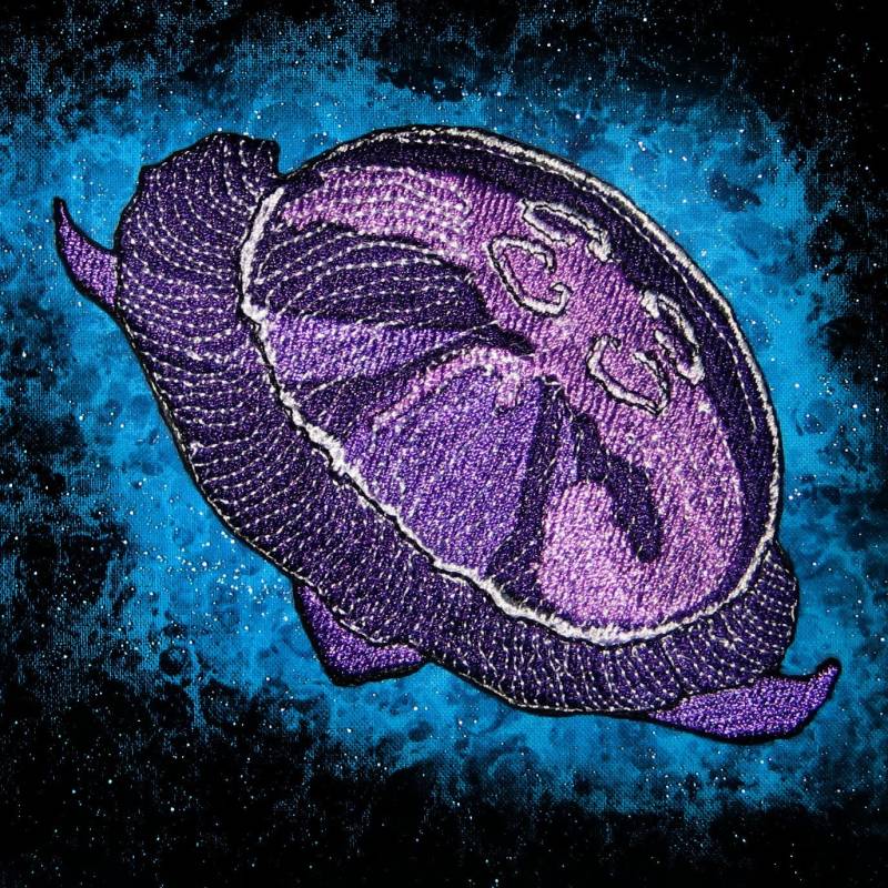 Lila Mond Qualle Quallen Eisen Auf Patch von SpiderStitchesParlor