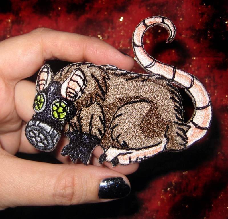 Pest Ratte Gas Maske Steam Punk Aufnäher Überlebender von SpiderStitchesParlor