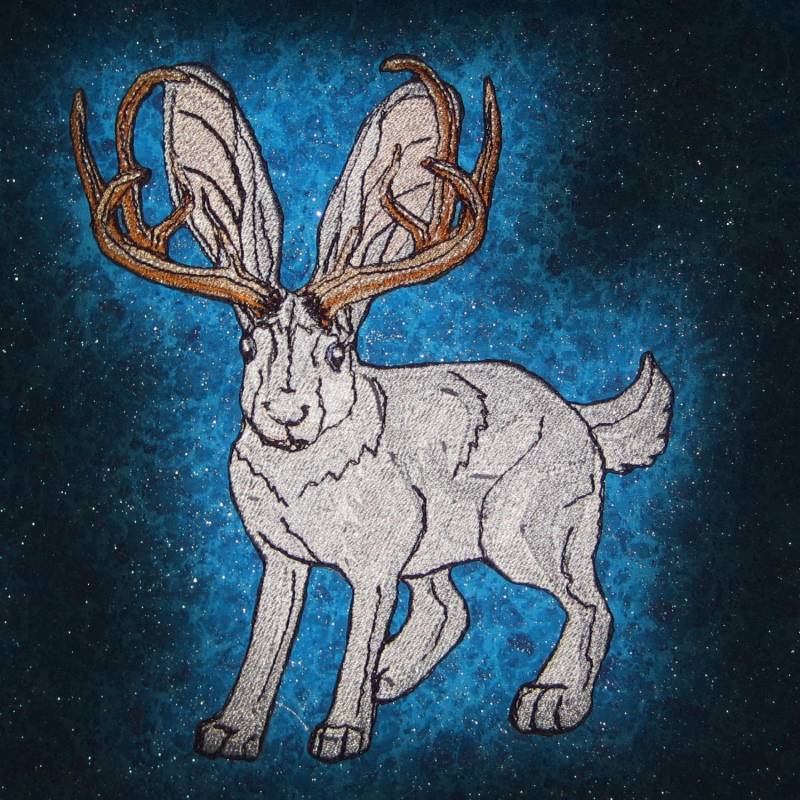 Riesige Jackalope Eisen Auf Patch in Winter Weiß von SpiderStitchesParlor