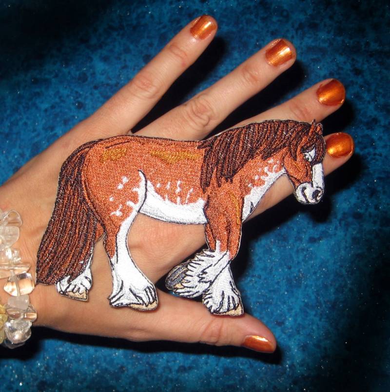 Süßer Clydesdale Pferd Aufnäher Zum Aufbügeln Oder Aufnähen von SpiderStitchesParlor