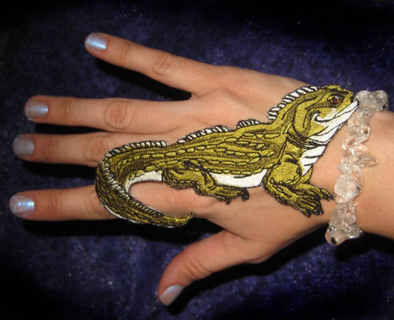 Tuatara Reptil Tier Eisen Auf Patch Applikation von SpiderStitchesParlor