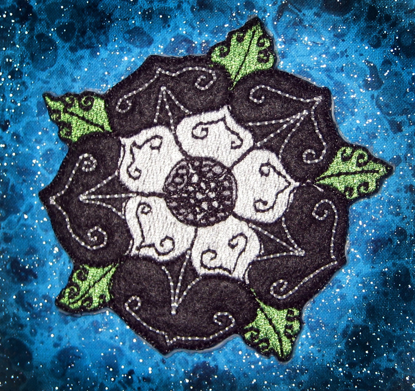 Tudor Rose Schwarz Und Weiss Paar Heraldik Filz Aufnäher Mittelalter Renaissance von SpiderStitchesParlor