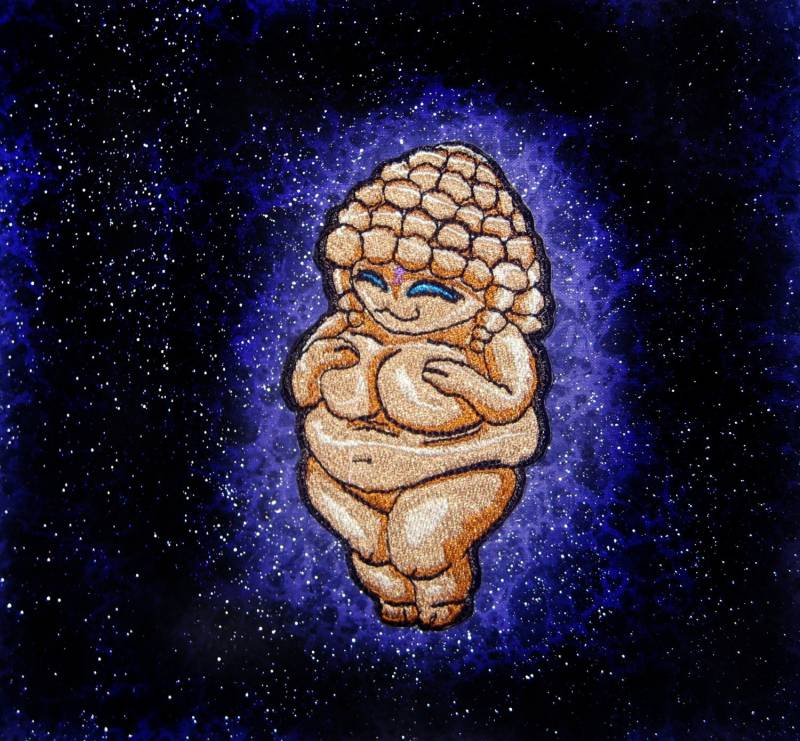 Venus Von Willendorf Artefakt Fruchtbarkeitsgöttin Eisen Auf Patch von SpiderStitchesParlor