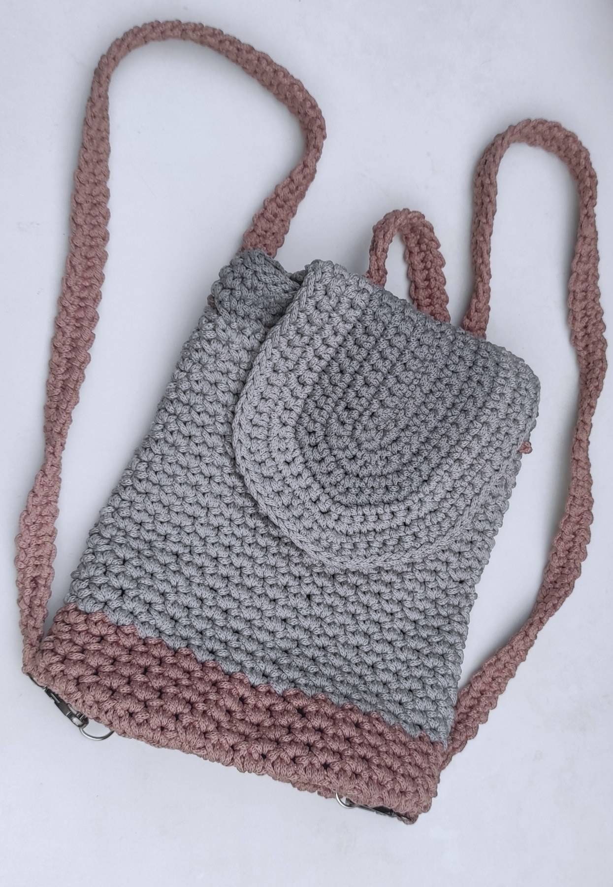 Handmade Kniited Backpack With Ethnic Flair - Stylish Accessory For Everyday Use von Spidergirls