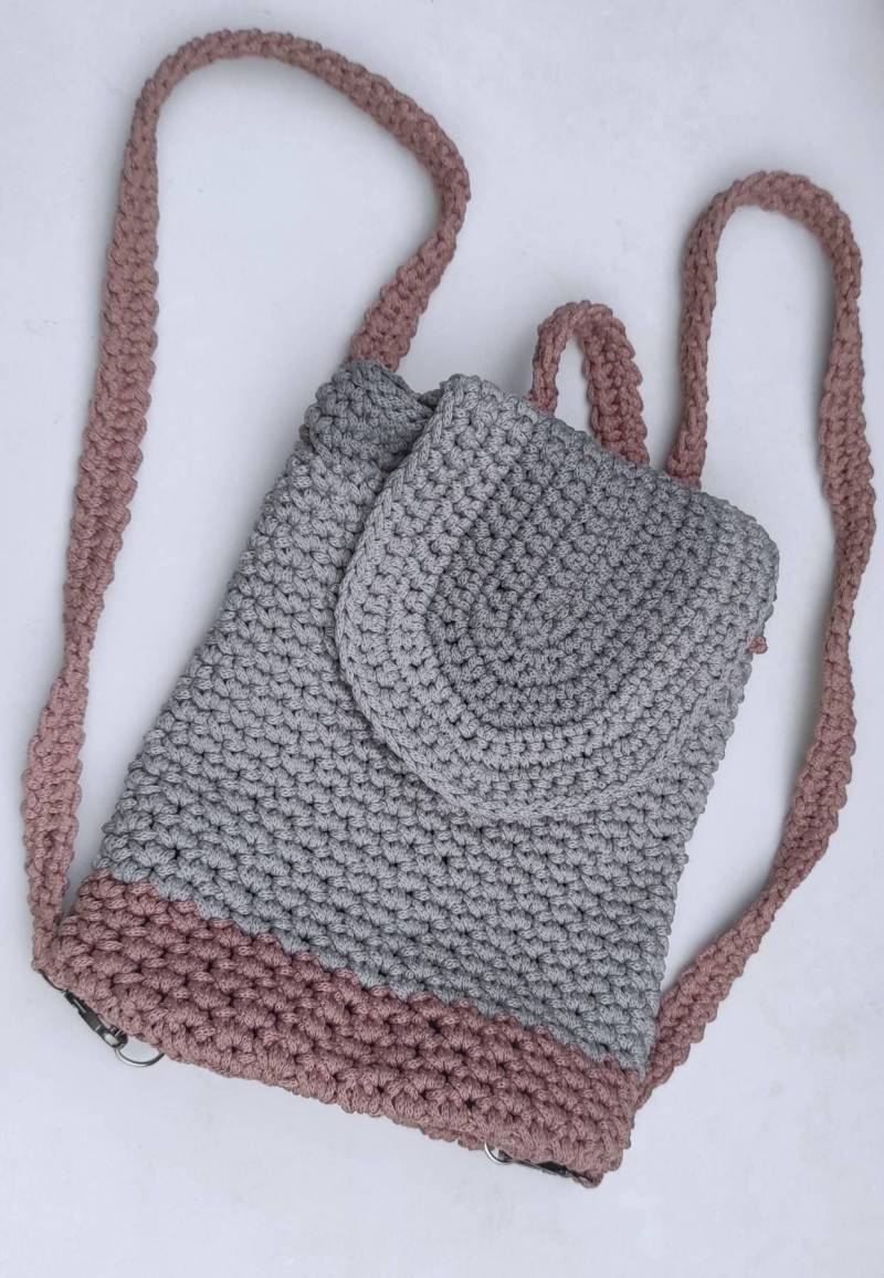 Handmade Kniited Backpack With Ethnic Flair - Stylish Accessory For Everyday Use von Spidergirls