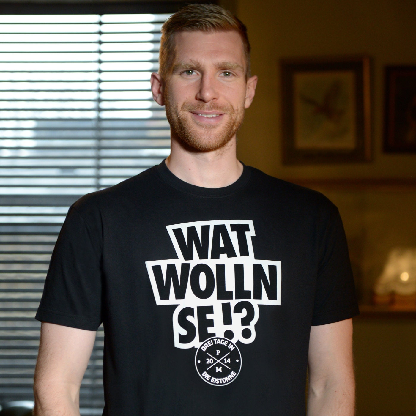 Per Mertesacker, T-Shirt, Wat Wolln Se? Drei Tage in Die Eistonne Per Mertesacker, T-Shirt, Wat Wolln Se? Drei Tage in Die Eistonne von SpielRaum