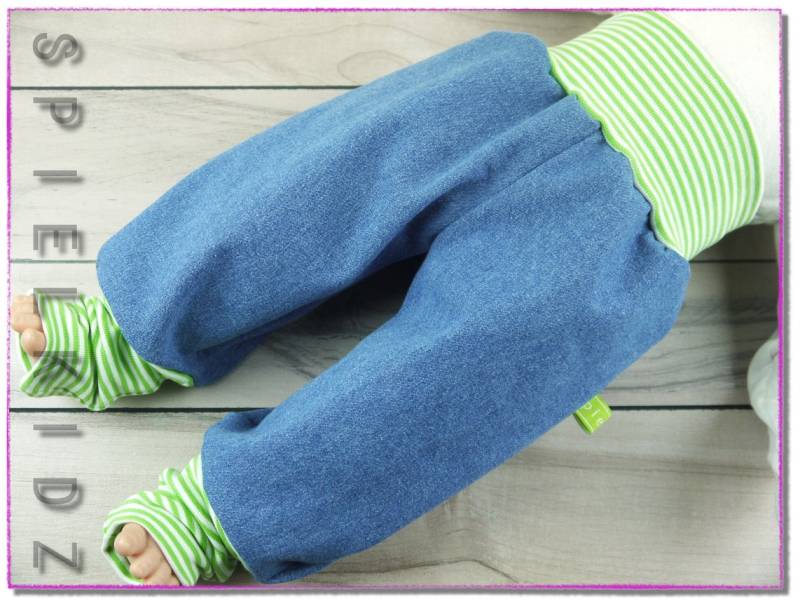 Pumphose Jeans Mittelblau Mitwachshose Grün Weiß Kinderhose von Spielkidz