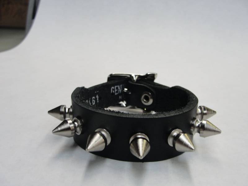 Premium Vollnarbenleder Armband 1 "Mit Schnalle Baum Spikes Manschette Apex Nieten Band Punk Rock Glamour Hipster Handmade Usa Nyc Nb # von SpikesAndLeatherUSA