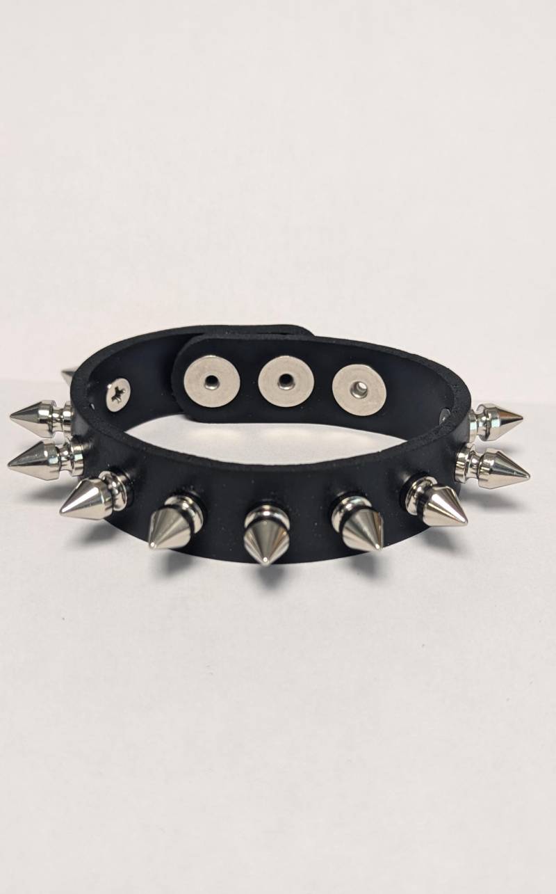 Vegan Freundliches Material Armband Mit Spikes Baum Manschette Apex Nieten Band Punk Rock Glamour Hipster Handmade Usa Nyc Nb # 1 Custom von SpikesAndLeatherUSA