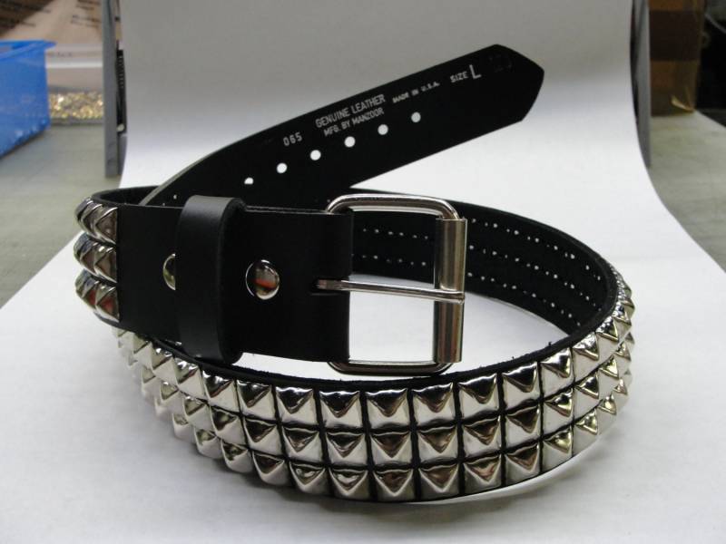 Vegan Freundlicher Material Gürtel 1-3/4 "(45 Mm Breit W 3 Reihen 1/2 "(13 Py77 Pyramide Quadrat Nieten Silber Chrom Spike Hergestellt in Den Usa von SpikesAndLeatherUSA
