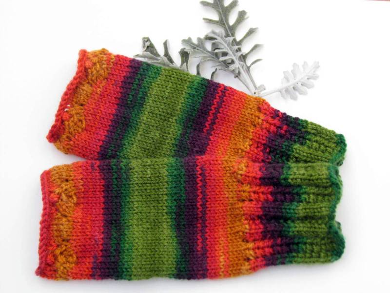 Kabel Aus Gewirken Mehrfarbigen Fingerless Gloves - Handgemachte Halbe Handschuhe Frau Gestrickte Pulswärmer Elegante Armstulpen Kabel Aus Gewirken Mehrfarbigen Fingerless Gloves - Handgemachte Halbe Handschuhe Frau Gestrickte Pulswärmer Elegante Armstulpen von Spillija