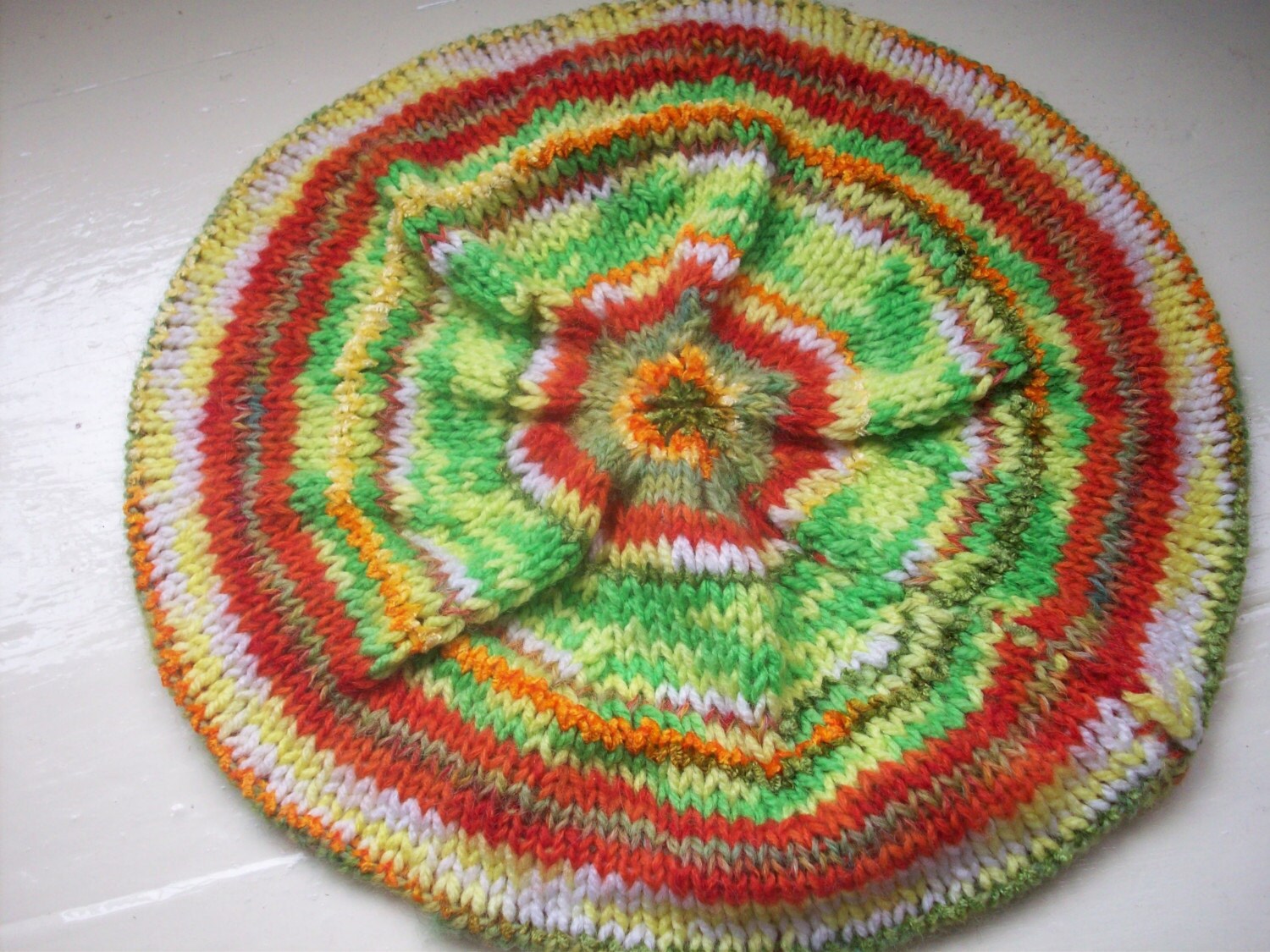 Beret Dam Handgestrickt in Sperling Orange Von Spinningstreak von SpinningStreak