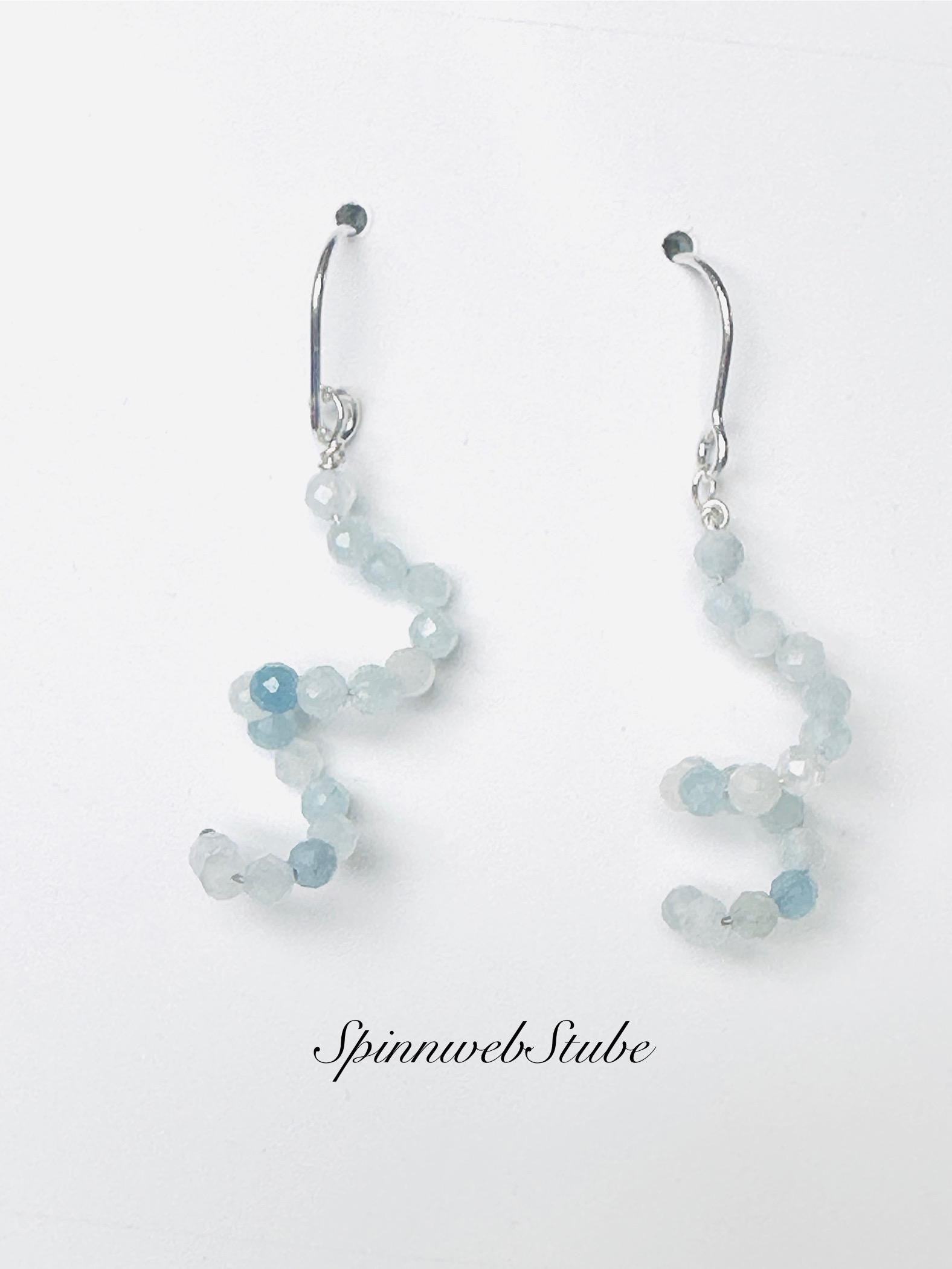 Hängeohrringe „Aquamarinspirale" von SpinnwebStube
