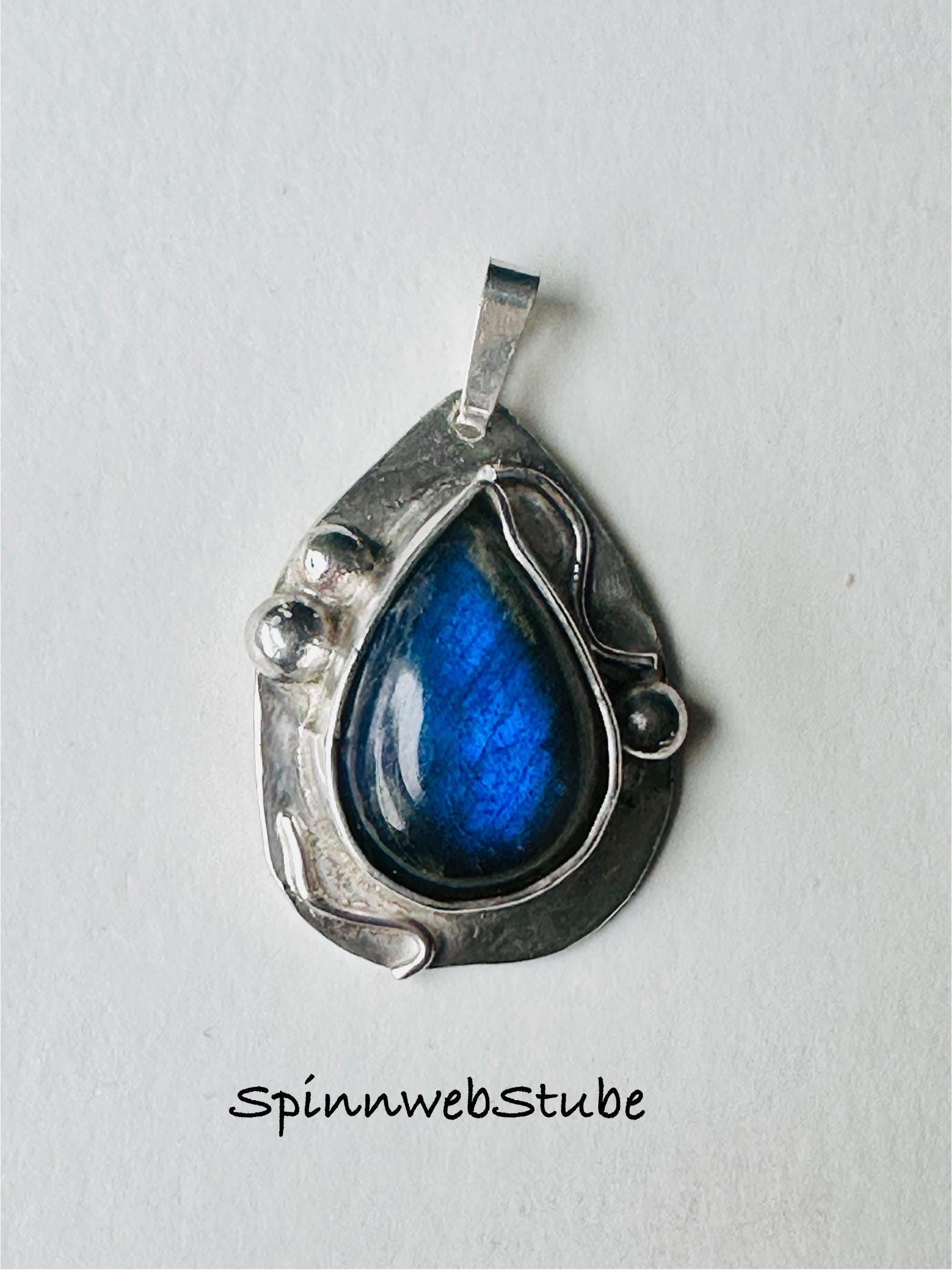 Kettenanhänger „Tropfen Labradorit" von SpinnwebStube