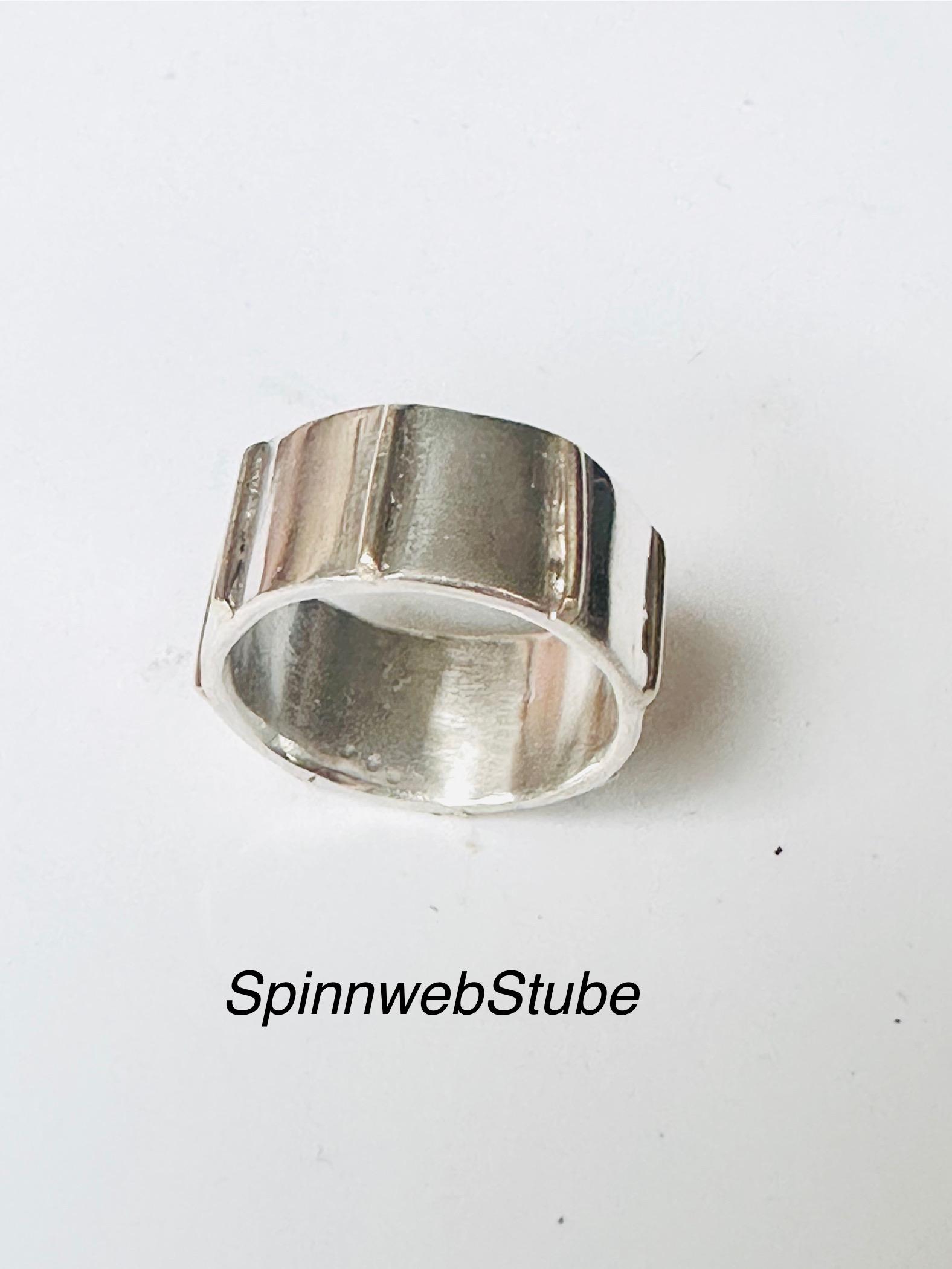 Massiver Silberring „Gold Gestreift" von SpinnwebStube
