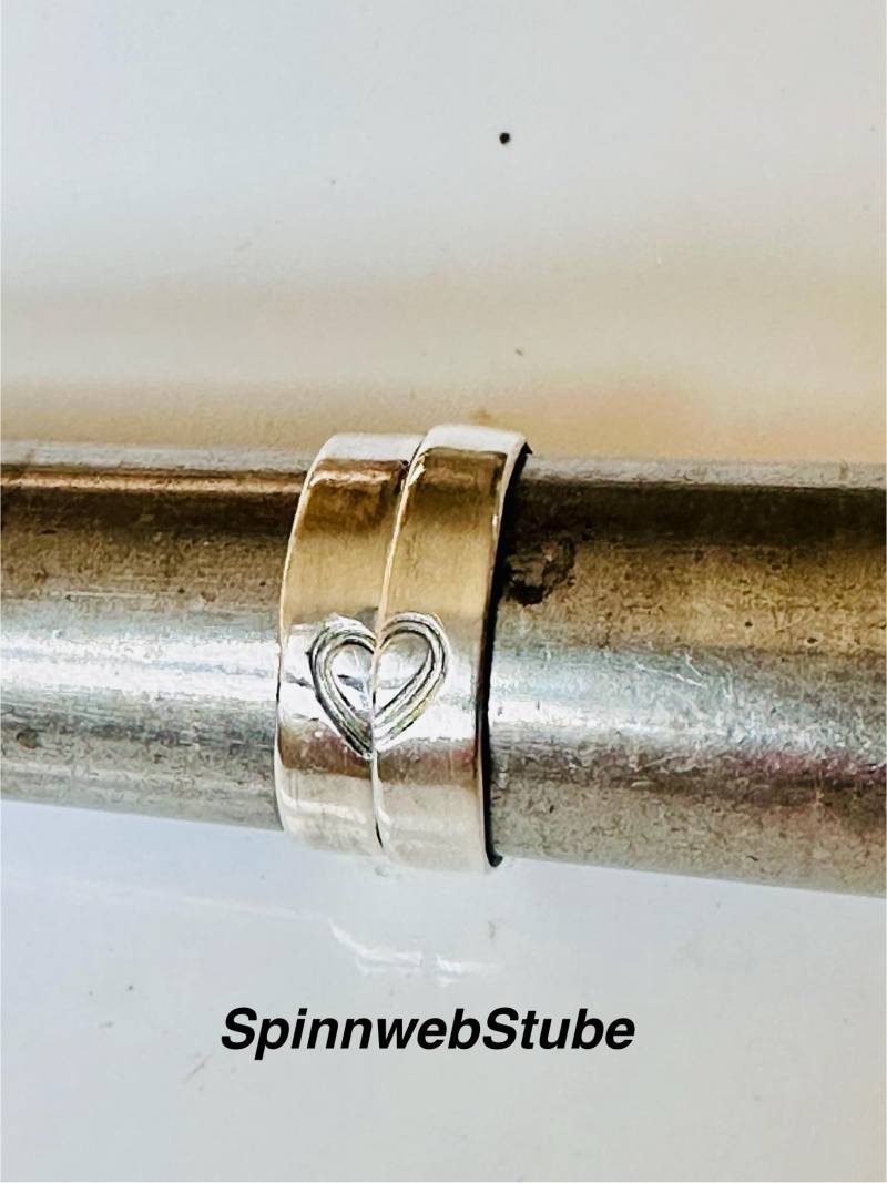 Partnerringe Aus Silber „Graviertes Herz" 2Er Set von SpinnwebStube
