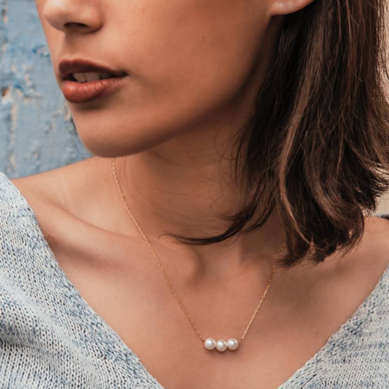 Spira Handgefertigte 14K Gelb Gold Filled Natürliche Weiße Perle Edelstein Schleife Anhänger Kette Schneller Versand Kleiner Anhänger, Zierliche von SpiraJewels