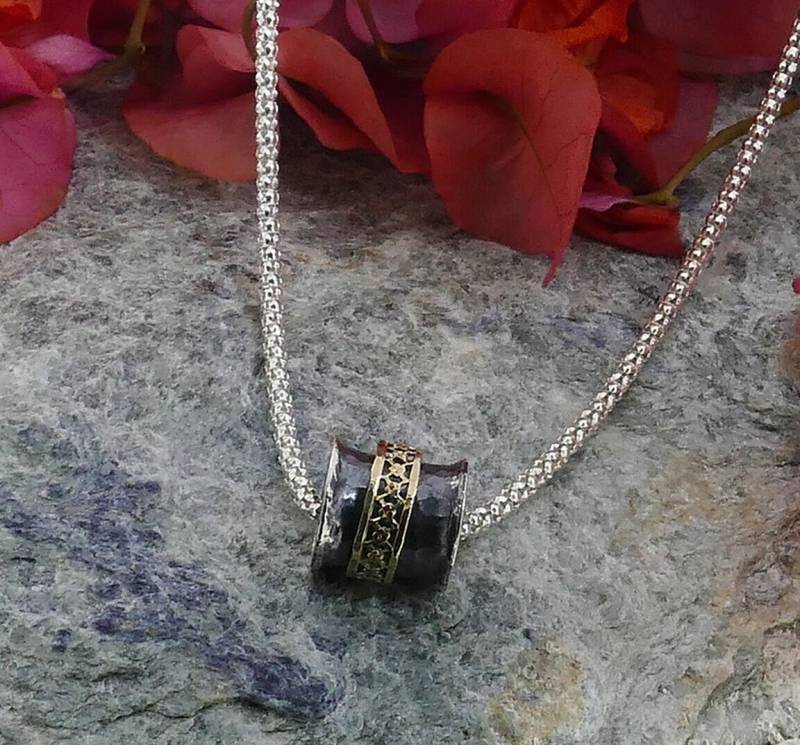 Spira Handgefertigte Two Tone Solid 9K Gelb Gold Und 925 Sterling Silber Seil Spinning Anhänger Kette Waldland Halskette, Oxidierte Halskette von SpiraJewels