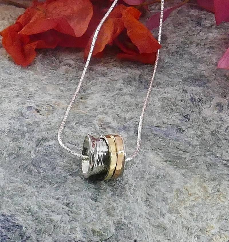 Spira Handgefertigte Two Tone Solid 9K Gelb & Rose Gold 925 Sterling Silber Seil Spinning Anhänger Kette Woodland Halskette, Oxidierte Halskette von SpiraJewels