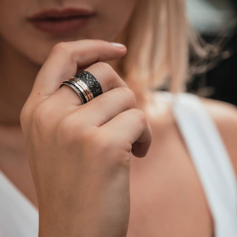 Spira Handgefertigter Vintage-Design Zweifarbiger Spinner-Ring Aus Massivem 9 Karat Gelbgold Und 925Er Sterlingsilber, Sorgenring von SpiraJewels