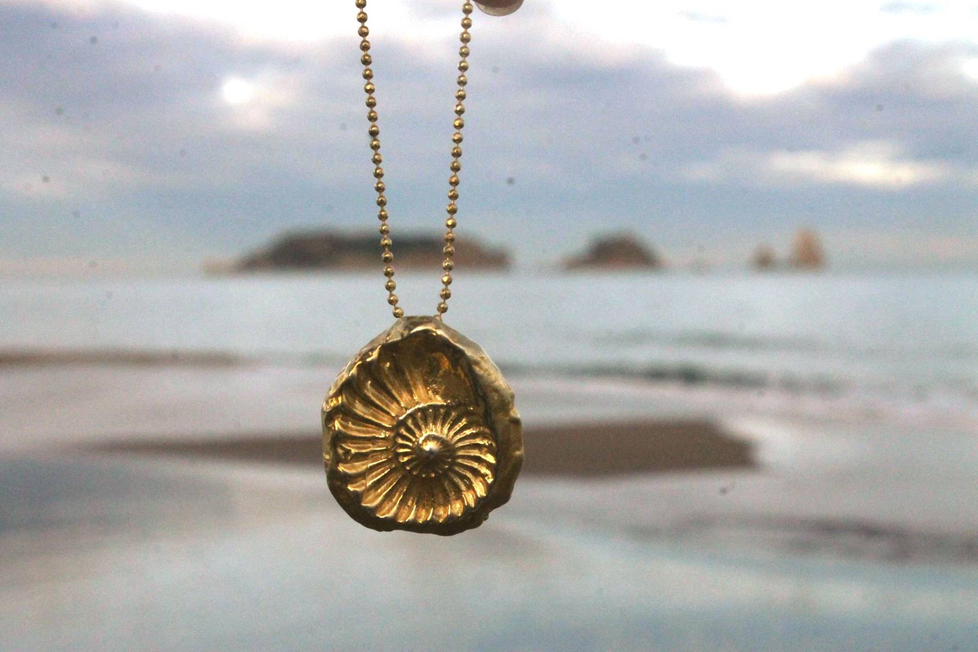 Ammonit-Opalanhänger, Fossilienschmuck, Natur, Spiralschmuck, Fibronacci-Schmuck, Geschenk, Primitiv, Boho, Meeresschmuck | Unisex von SpiralSpiritJewels