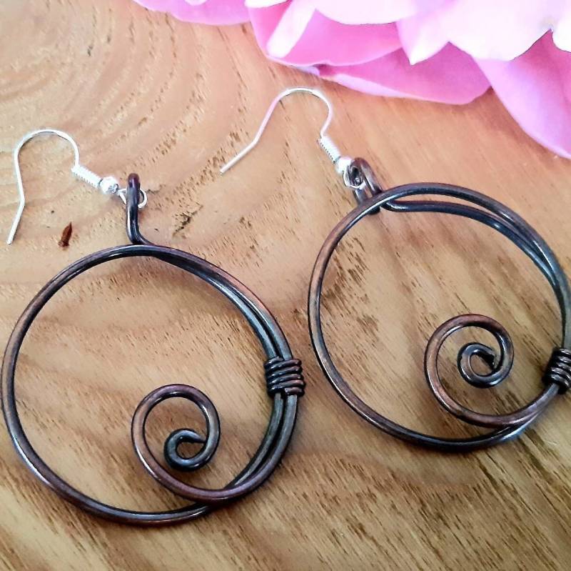 Kupfer Spiraldraht Boho Ohrringe von SpiralesDargent